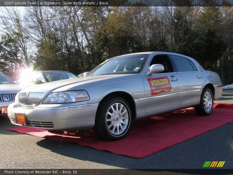 Silver Birch Metallic / Black 2007 Lincoln Town Car Signature
