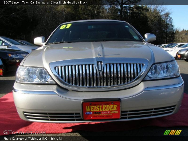 Silver Birch Metallic / Black 2007 Lincoln Town Car Signature