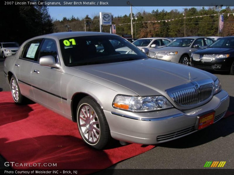 Silver Birch Metallic / Black 2007 Lincoln Town Car Signature