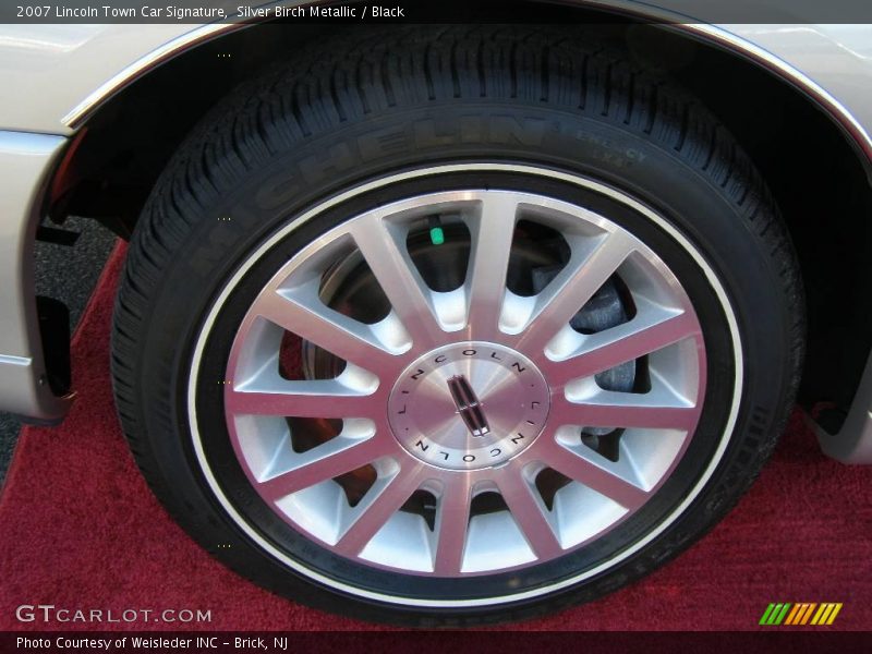 Silver Birch Metallic / Black 2007 Lincoln Town Car Signature