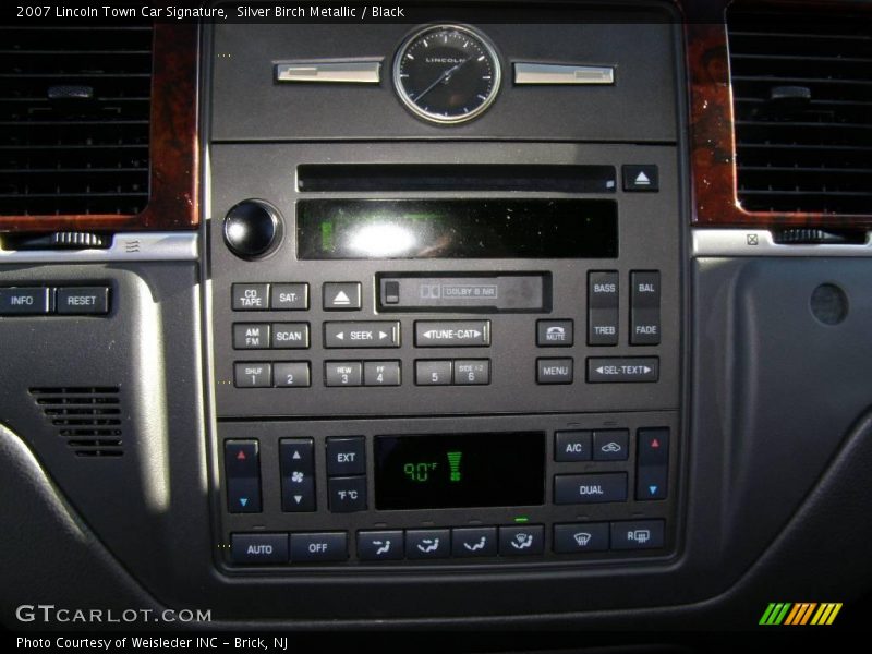 Silver Birch Metallic / Black 2007 Lincoln Town Car Signature