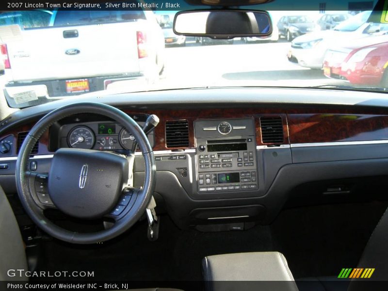 Silver Birch Metallic / Black 2007 Lincoln Town Car Signature