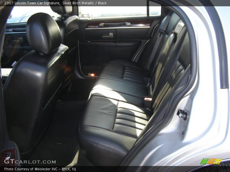 Silver Birch Metallic / Black 2007 Lincoln Town Car Signature
