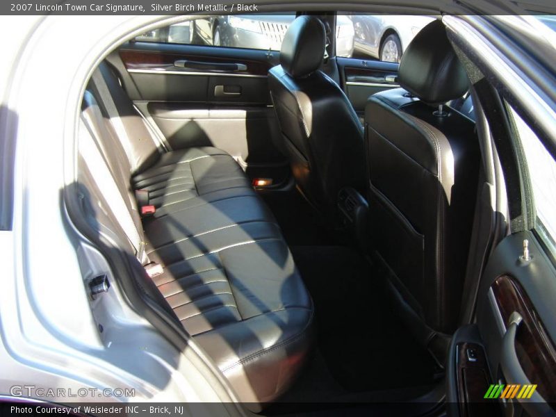 Silver Birch Metallic / Black 2007 Lincoln Town Car Signature