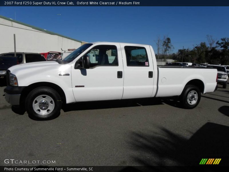 Oxford White Clearcoat / Medium Flint 2007 Ford F250 Super Duty XL Crew Cab
