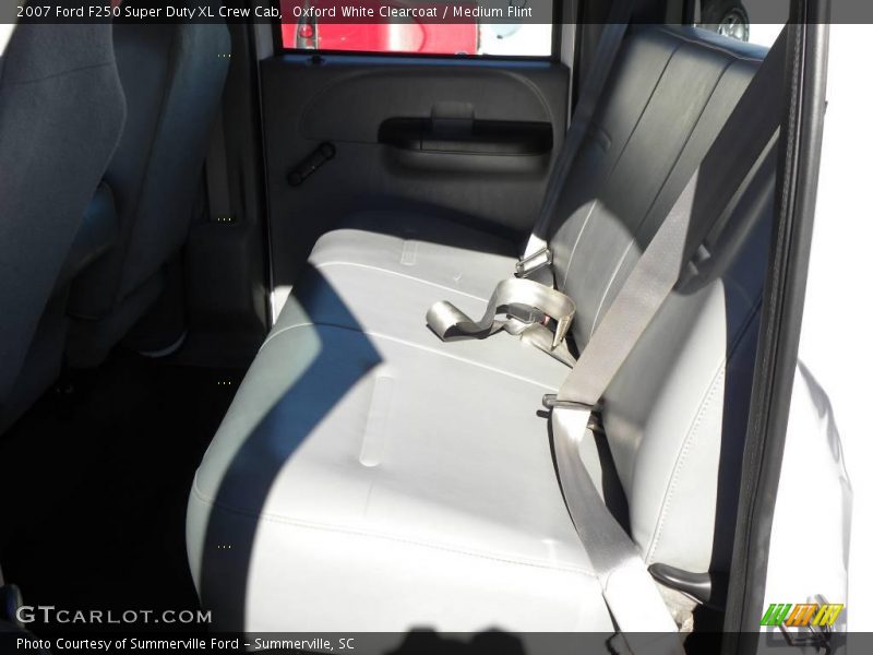 Oxford White Clearcoat / Medium Flint 2007 Ford F250 Super Duty XL Crew Cab