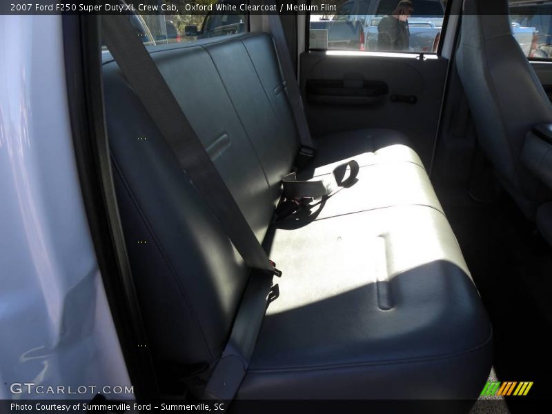 Oxford White Clearcoat / Medium Flint 2007 Ford F250 Super Duty XL Crew Cab