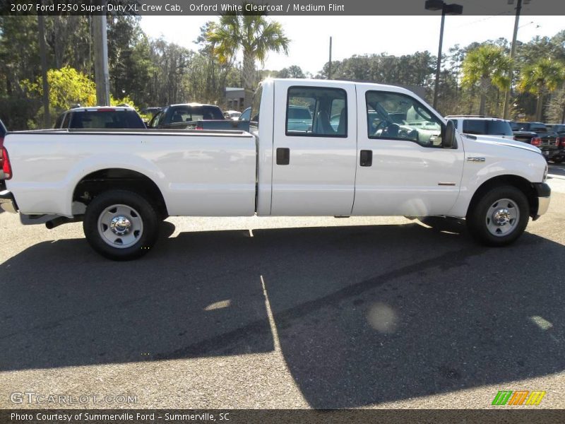 Oxford White Clearcoat / Medium Flint 2007 Ford F250 Super Duty XL Crew Cab