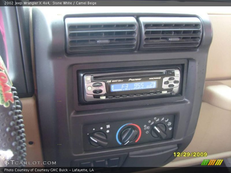 Stone White / Camel Beige 2002 Jeep Wrangler X 4x4