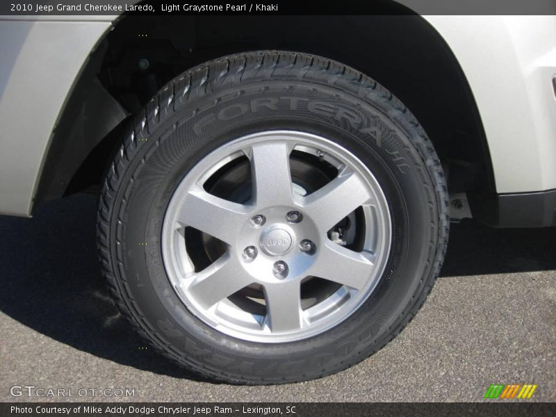 Light Graystone Pearl / Khaki 2010 Jeep Grand Cherokee Laredo