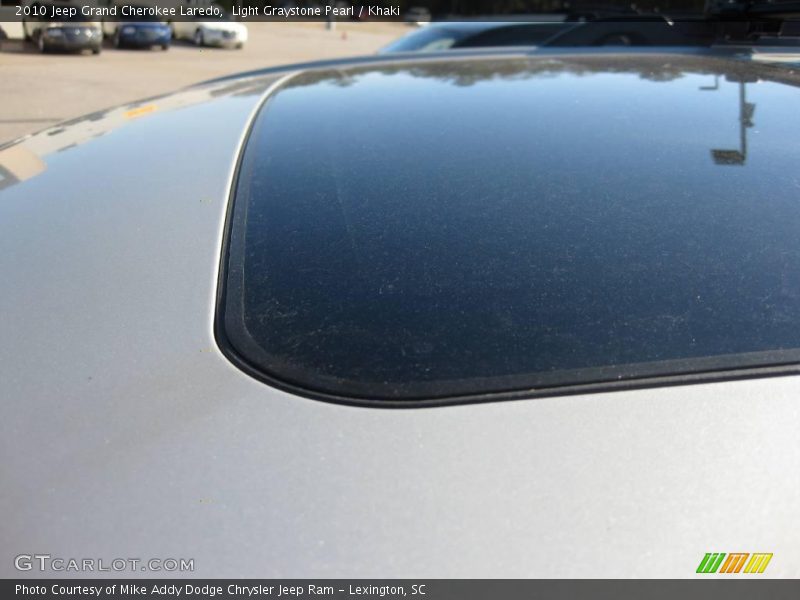 Light Graystone Pearl / Khaki 2010 Jeep Grand Cherokee Laredo