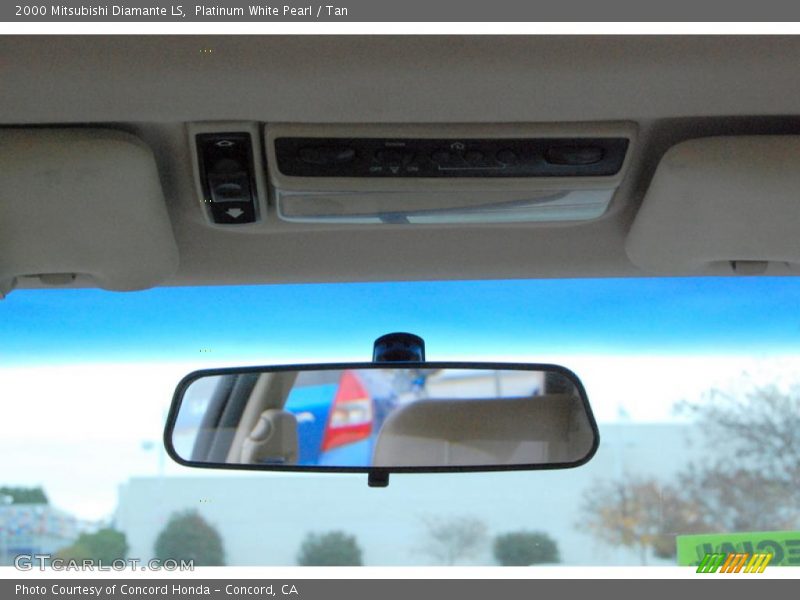 Platinum White Pearl / Tan 2000 Mitsubishi Diamante LS