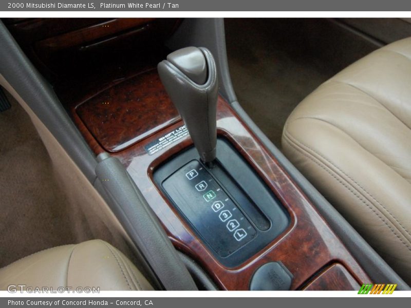 Platinum White Pearl / Tan 2000 Mitsubishi Diamante LS