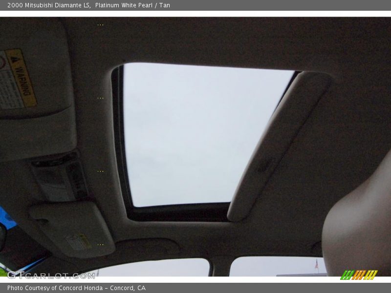 Platinum White Pearl / Tan 2000 Mitsubishi Diamante LS