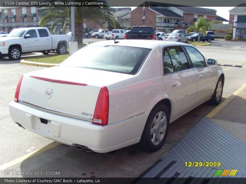 White Lightning / Cashmere 2006 Cadillac DTS Luxury