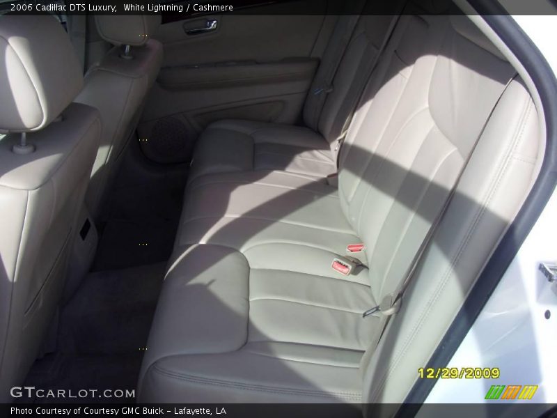 White Lightning / Cashmere 2006 Cadillac DTS Luxury