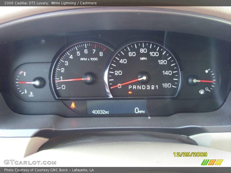 White Lightning / Cashmere 2006 Cadillac DTS Luxury