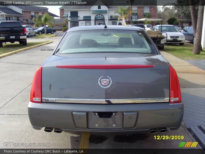 Titanium Metallic / Titanium 2006 Cadillac DTS Luxury
