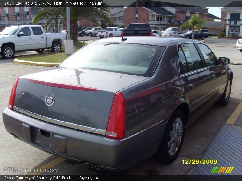 Titanium Metallic / Titanium 2006 Cadillac DTS Luxury