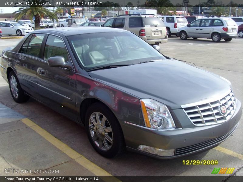 Titanium Metallic / Titanium 2006 Cadillac DTS Luxury