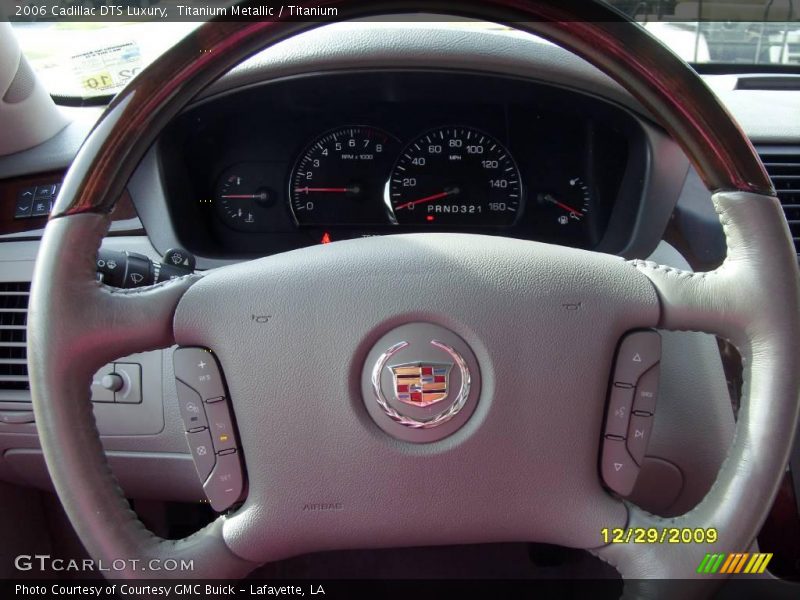 Titanium Metallic / Titanium 2006 Cadillac DTS Luxury