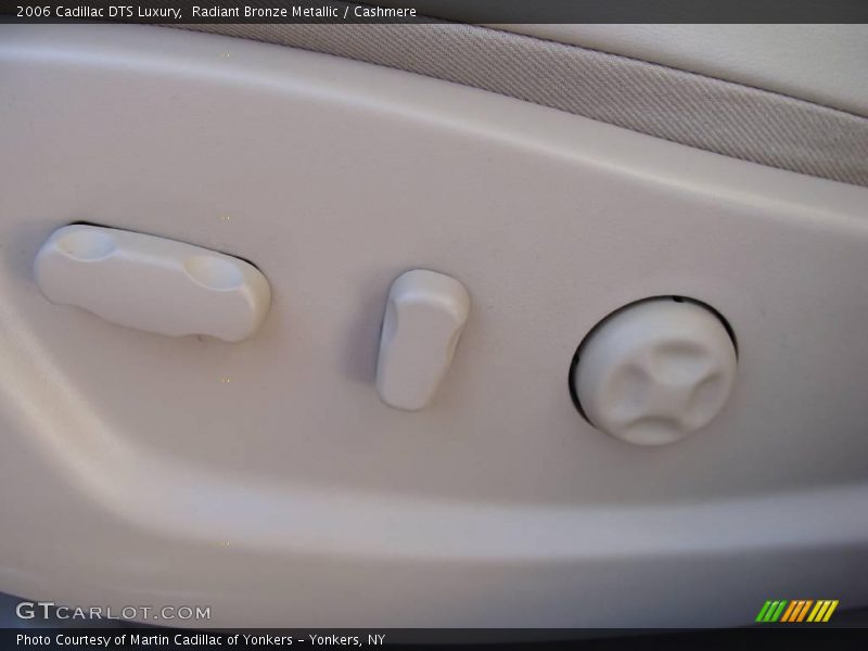 Radiant Bronze Metallic / Cashmere 2006 Cadillac DTS Luxury