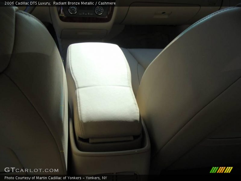 Radiant Bronze Metallic / Cashmere 2006 Cadillac DTS Luxury