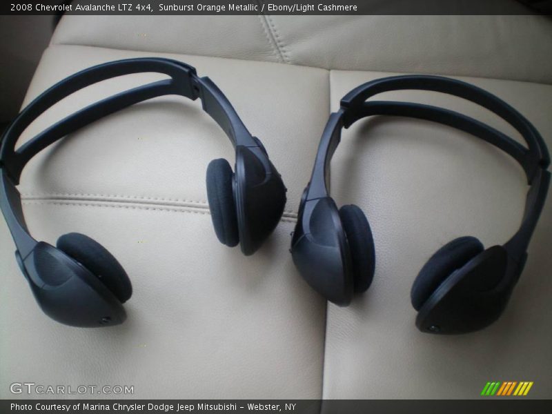 Sunburst Orange Metallic / Ebony/Light Cashmere 2008 Chevrolet Avalanche LTZ 4x4