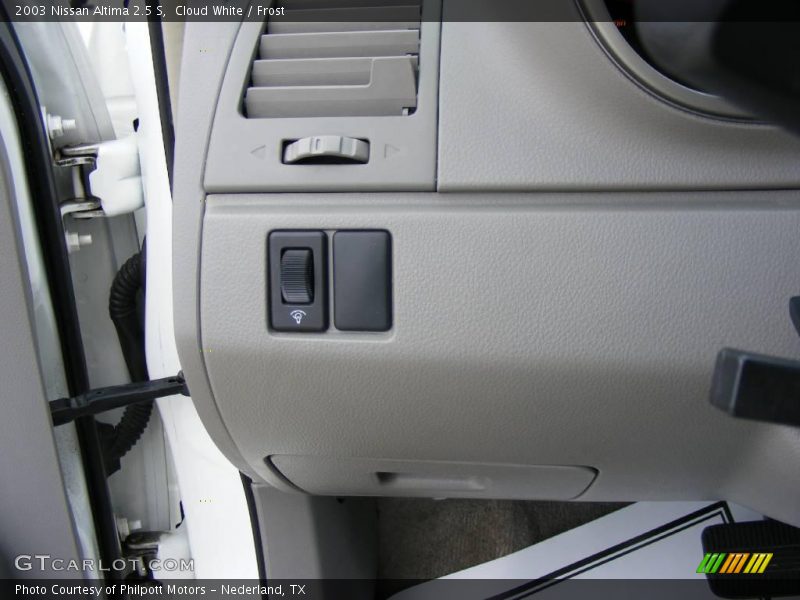 Cloud White / Frost 2003 Nissan Altima 2.5 S