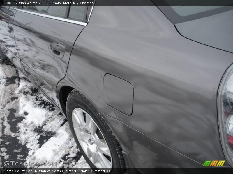 Smoke Metallic / Charcoal 2005 Nissan Altima 2.5 S