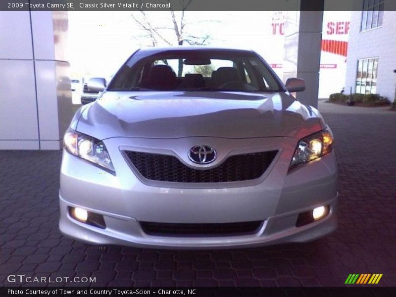 Classic Silver Metallic / Charcoal 2009 Toyota Camry SE