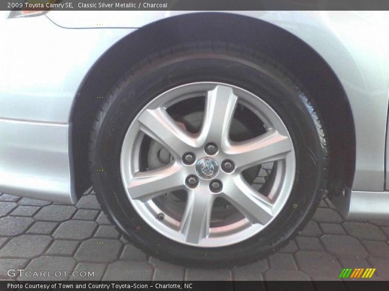 Classic Silver Metallic / Charcoal 2009 Toyota Camry SE