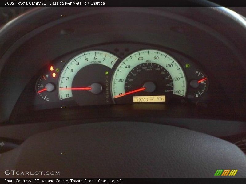 Classic Silver Metallic / Charcoal 2009 Toyota Camry SE