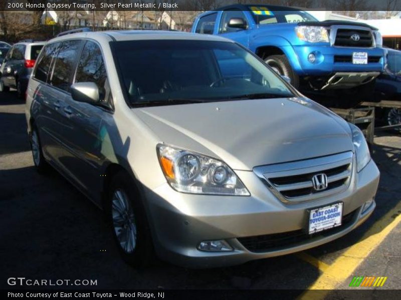 Silver Pearl Metallic / Black 2006 Honda Odyssey Touring