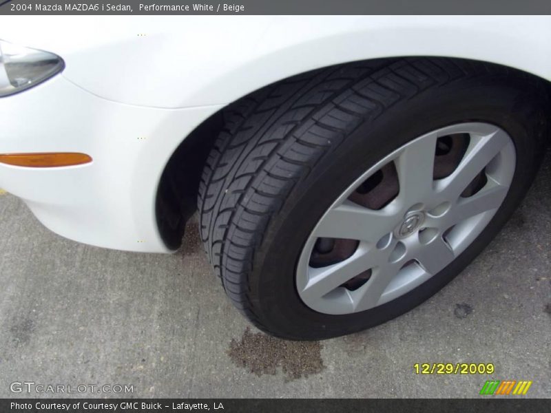 Performance White / Beige 2004 Mazda MAZDA6 i Sedan