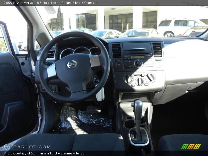 Brillant Silver / Charcoal 2009 Nissan Versa 1.8 S Hatchback