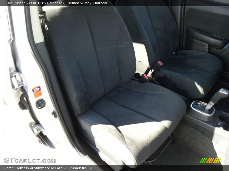 Brillant Silver / Charcoal 2009 Nissan Versa 1.8 S Hatchback