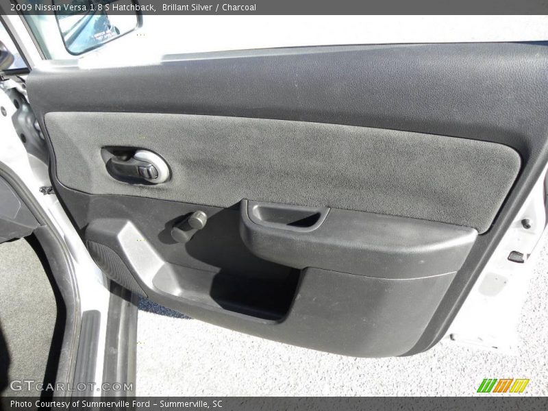 Brillant Silver / Charcoal 2009 Nissan Versa 1.8 S Hatchback