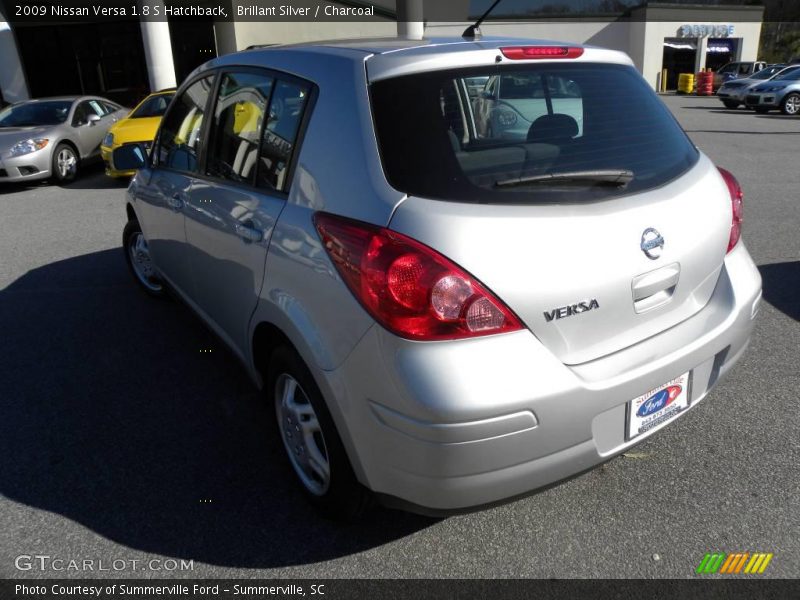 Brillant Silver / Charcoal 2009 Nissan Versa 1.8 S Hatchback