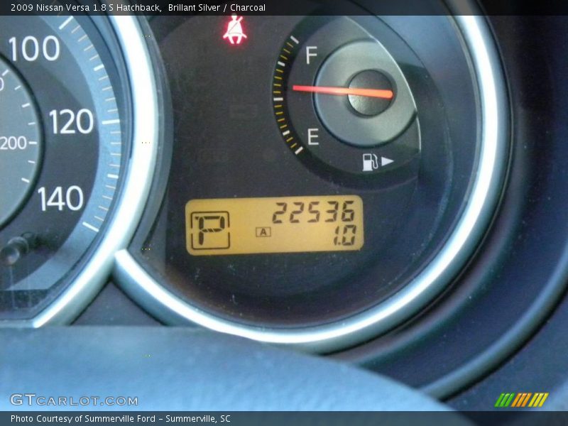 Brillant Silver / Charcoal 2009 Nissan Versa 1.8 S Hatchback