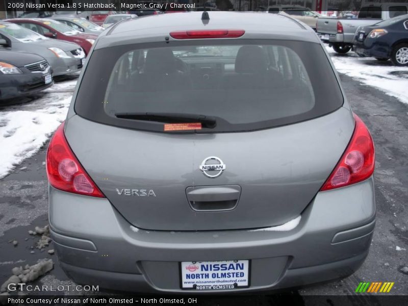 Magnetic Gray / Charcoal 2009 Nissan Versa 1.8 S Hatchback