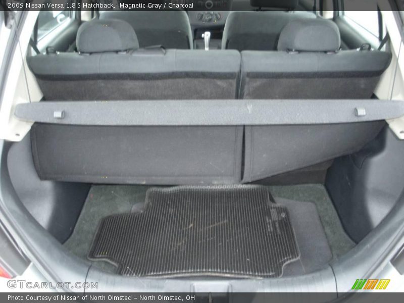 Magnetic Gray / Charcoal 2009 Nissan Versa 1.8 S Hatchback