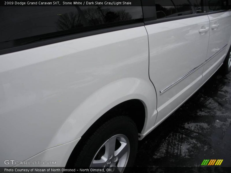 Stone White / Dark Slate Gray/Light Shale 2009 Dodge Grand Caravan SXT
