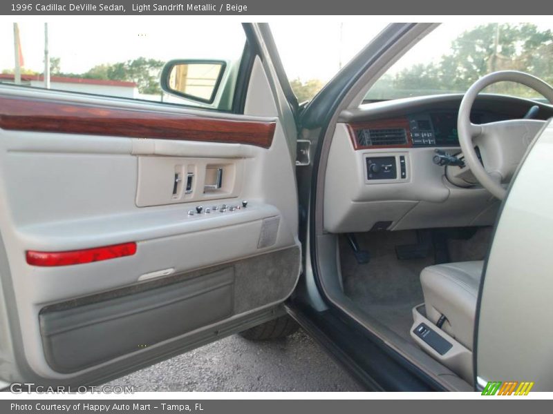 Light Sandrift Metallic / Beige 1996 Cadillac DeVille Sedan