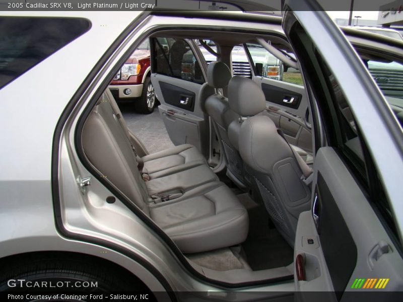 Light Platinum / Light Gray 2005 Cadillac SRX V8