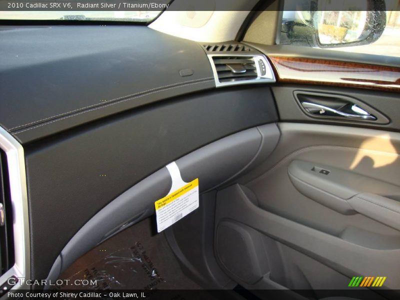 Radiant Silver / Titanium/Ebony 2010 Cadillac SRX V6