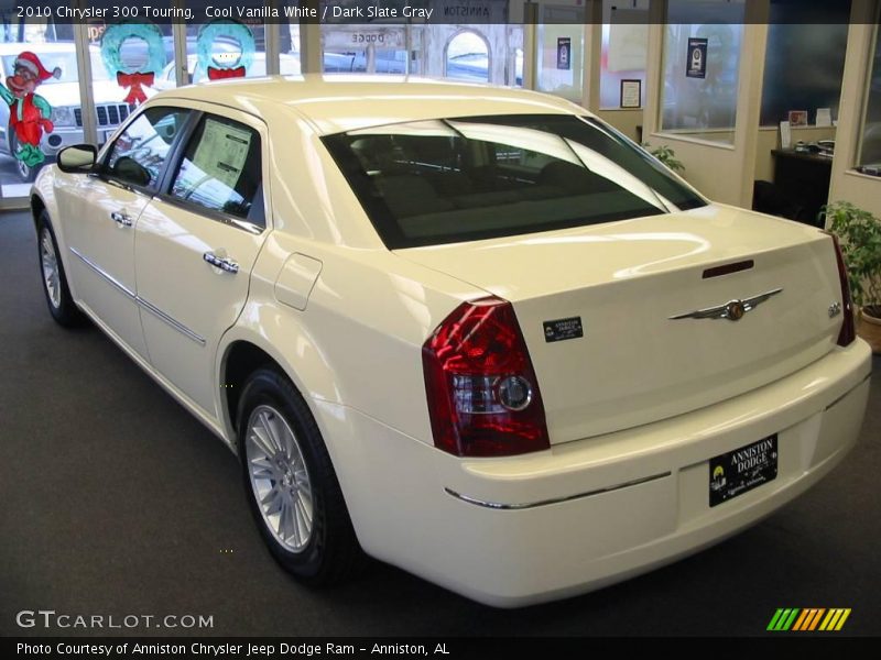 Cool Vanilla White / Dark Slate Gray 2010 Chrysler 300 Touring