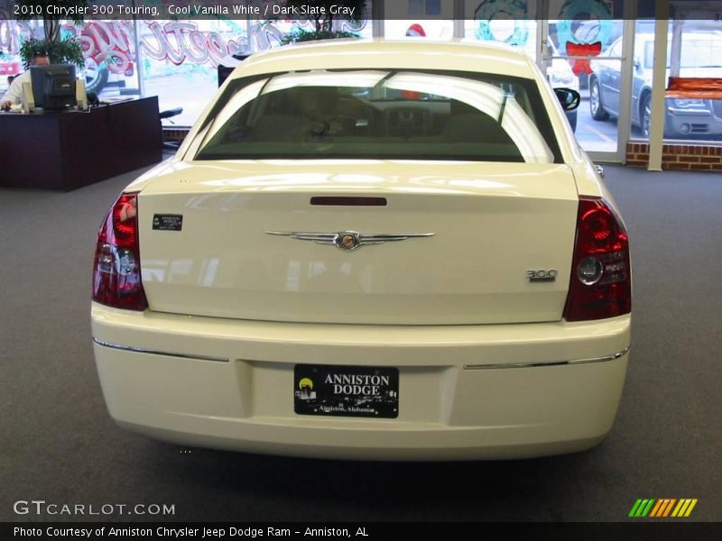 Cool Vanilla White / Dark Slate Gray 2010 Chrysler 300 Touring