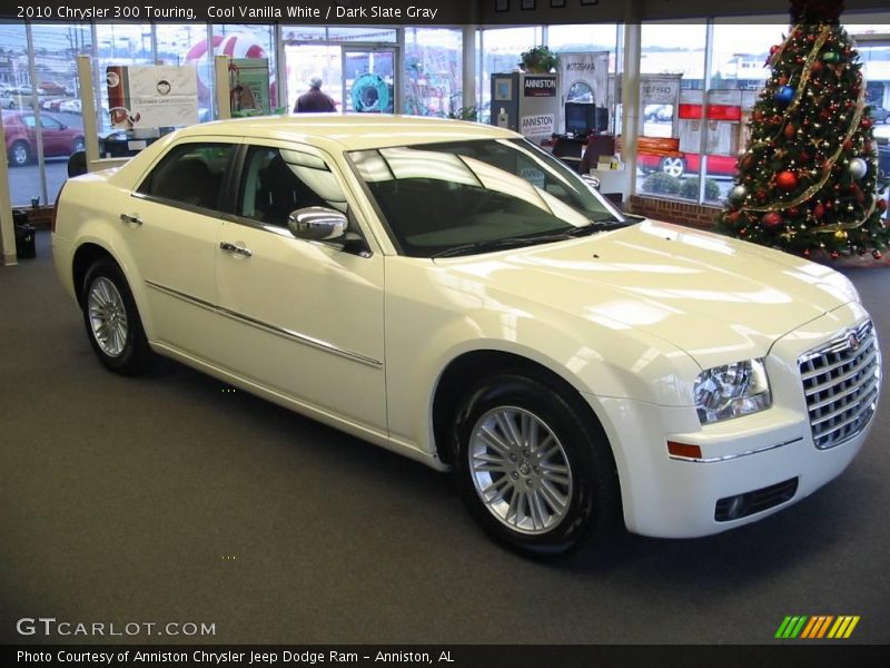 Cool Vanilla White / Dark Slate Gray 2010 Chrysler 300 Touring