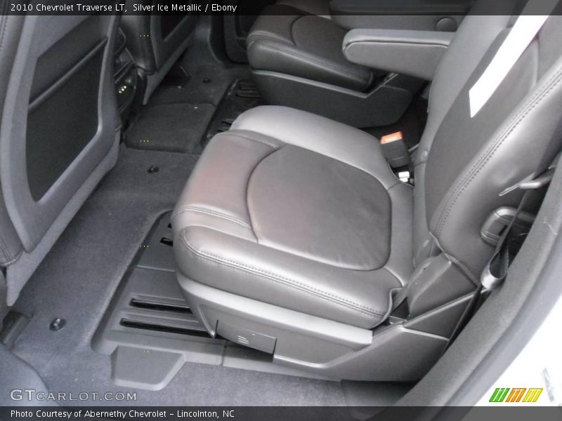 Silver Ice Metallic / Ebony 2010 Chevrolet Traverse LT